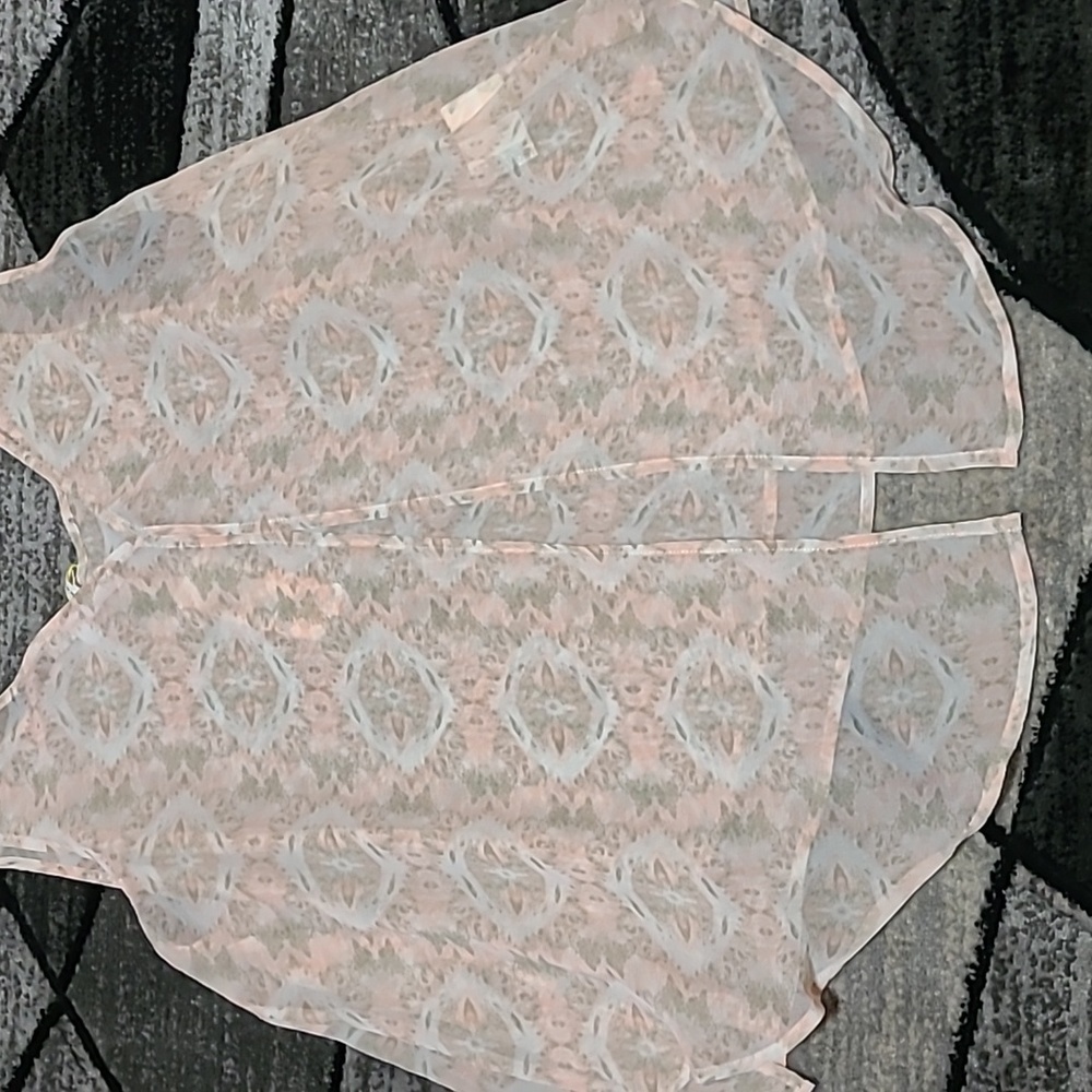 BCBGeneration Sheer Open Split Back Droptail Slee… - image 10